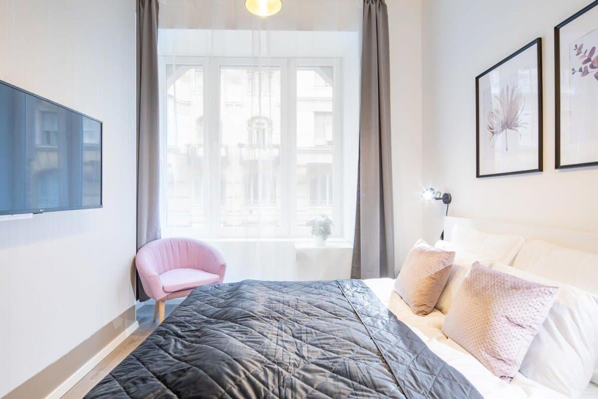Extra Central - Mini Modern Studio Budapest Luaran gambar